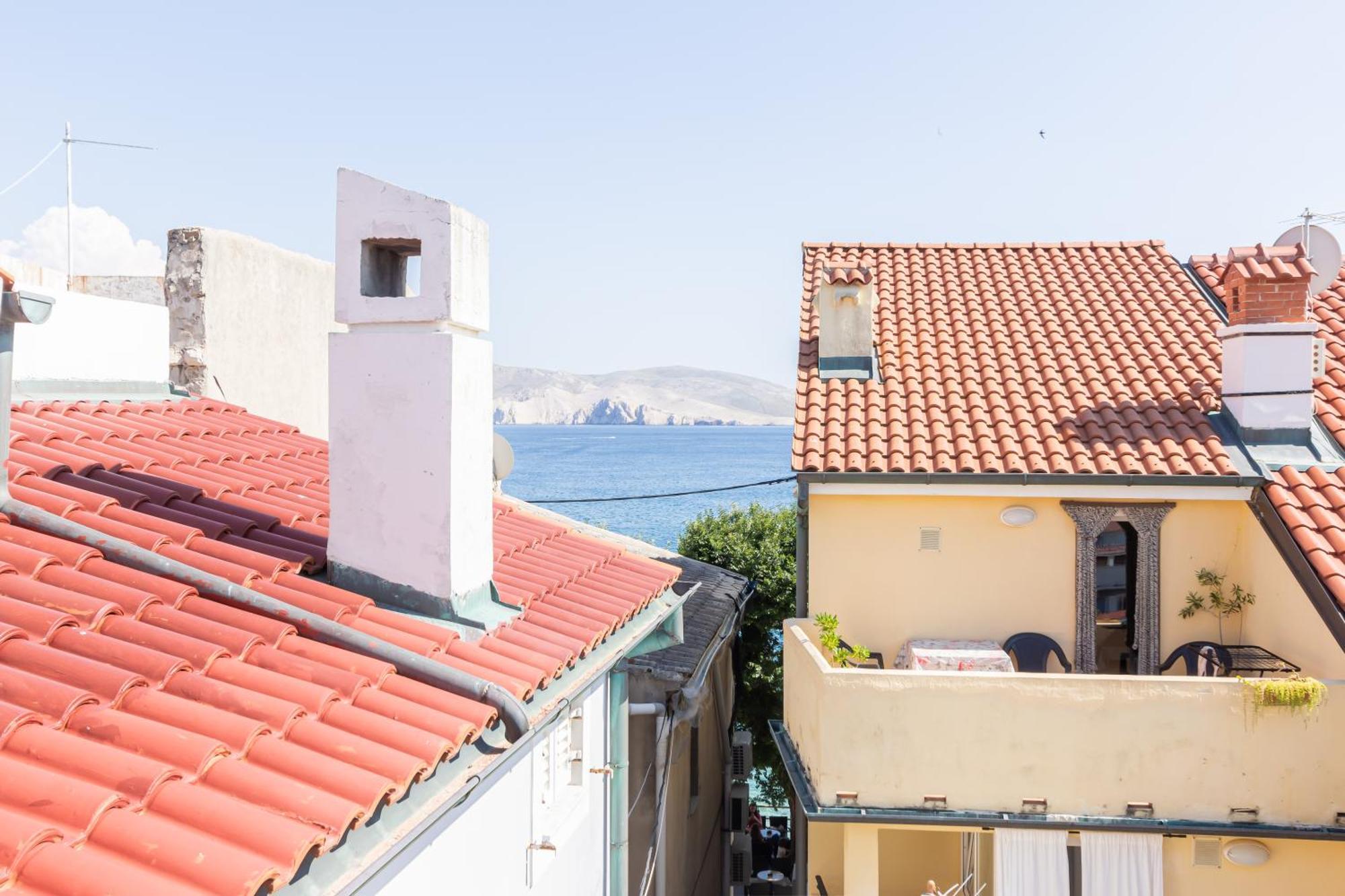 Rooms & Studio Apartments By The Way Baška Eksteriør billede