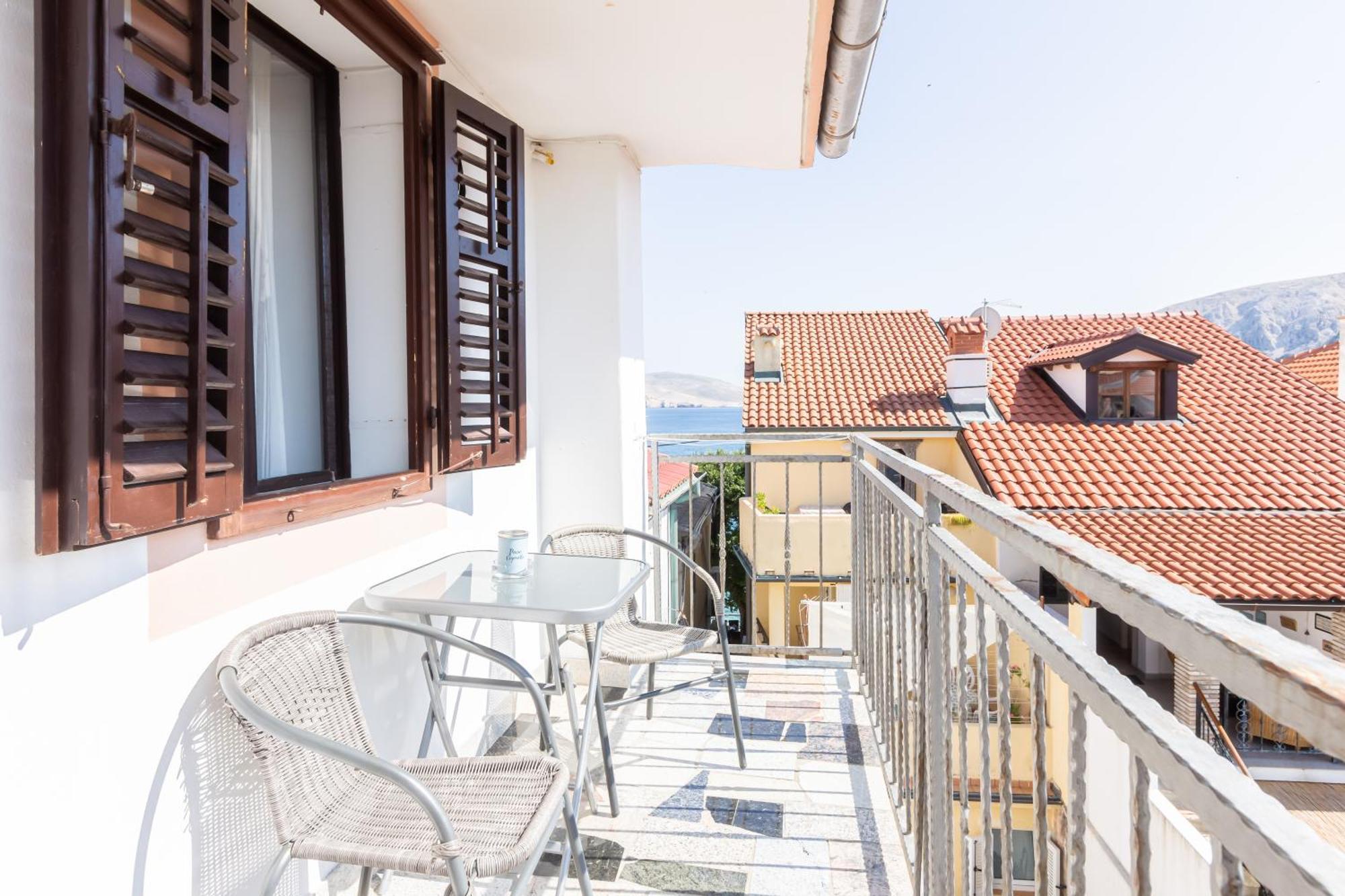 Rooms & Studio Apartments By The Way Baška Eksteriør billede