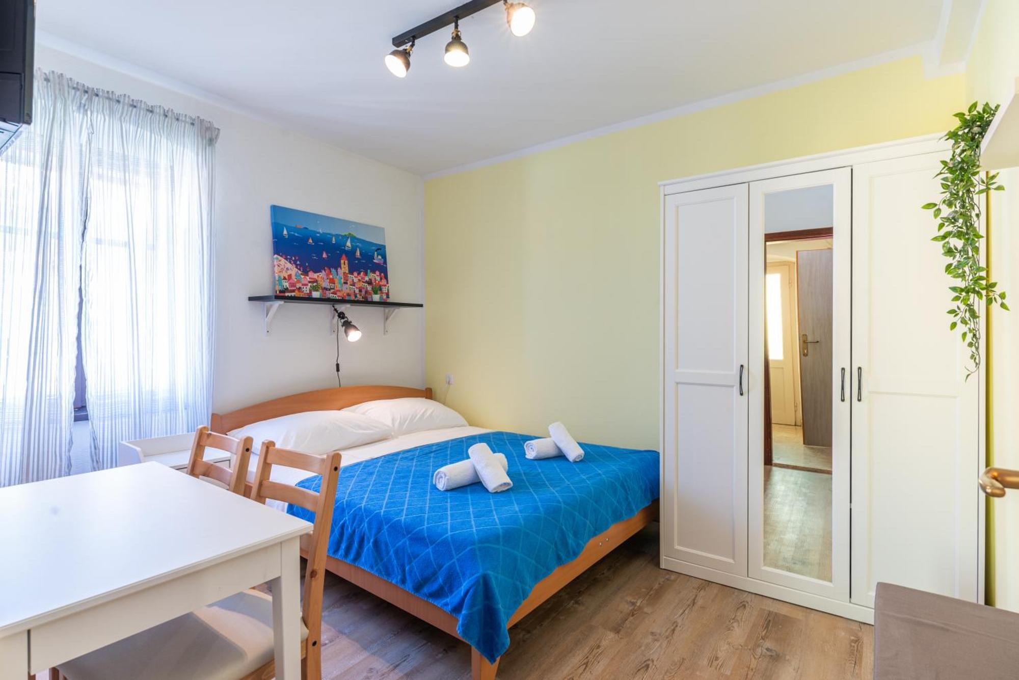 Rooms & Studio Apartments By The Way Baška Eksteriør billede