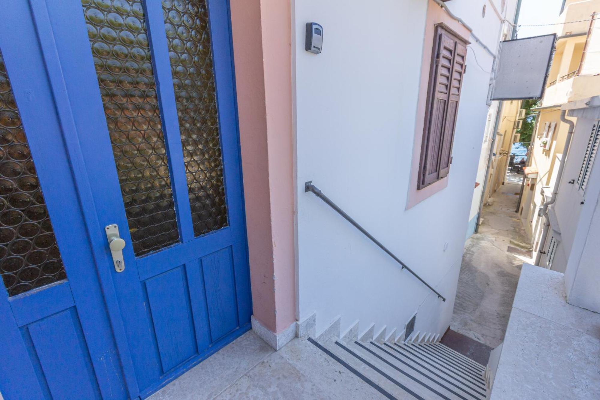 Rooms & Studio Apartments By The Way Baška Eksteriør billede